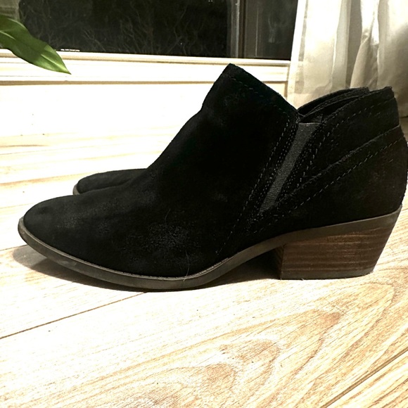 Side Zip Suede Boots ๐ - Picture 1 of 7